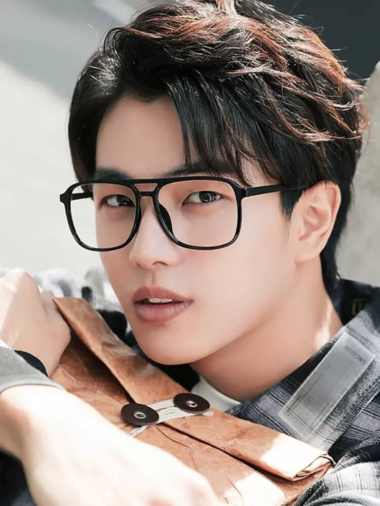 best eyeglasses frames for round face male